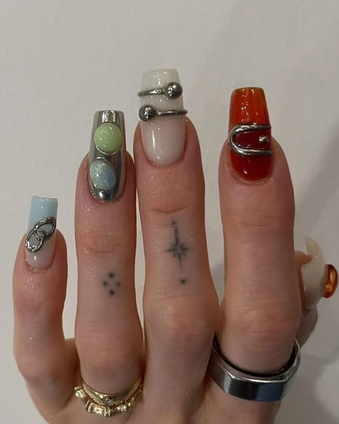 nail trends 2026 mismatched nails